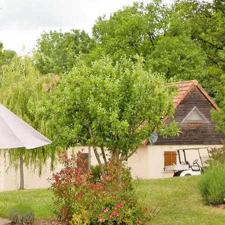 Idyllic Holiday In With Garden